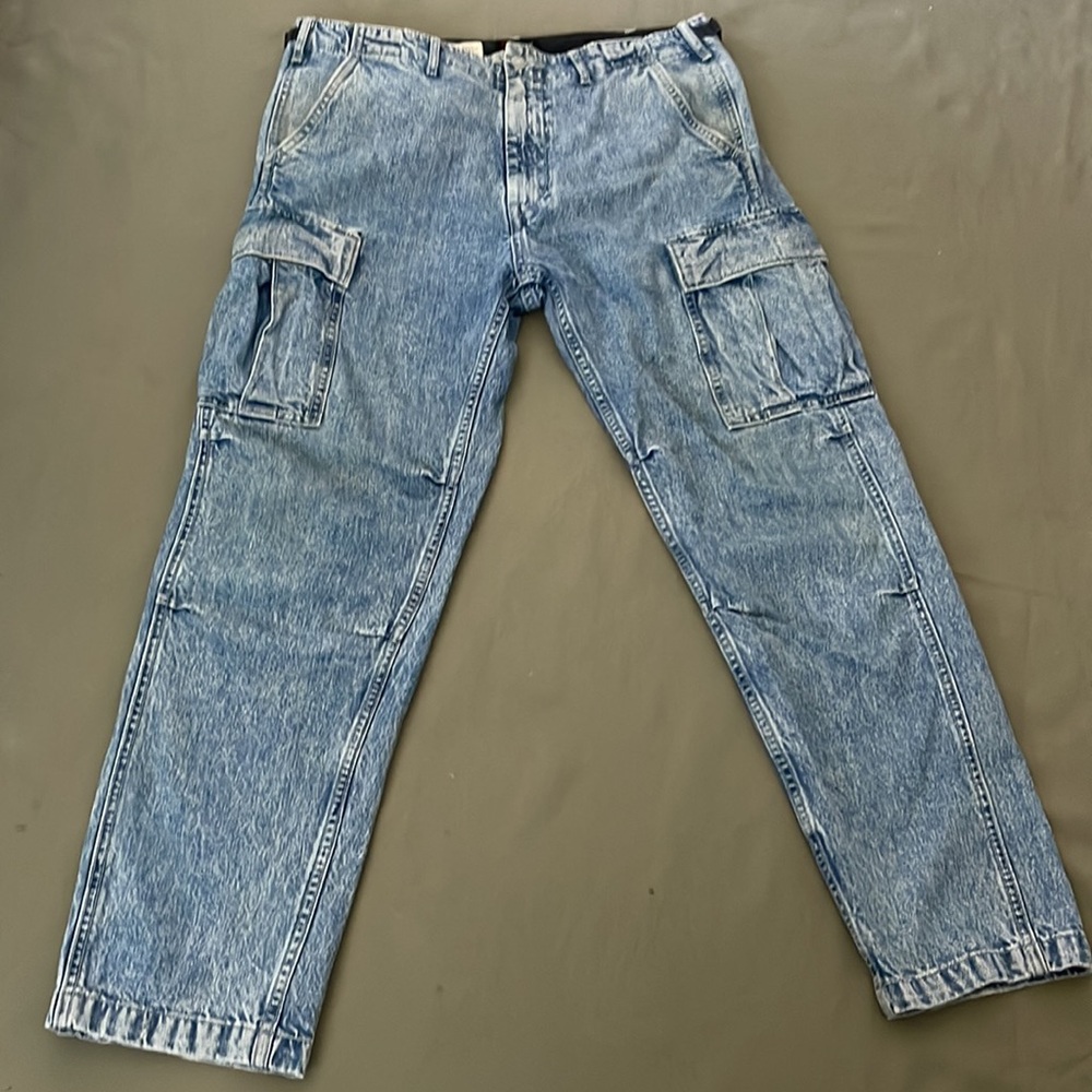 LEVI’S  PREMIUM  Fresh Leaves 🍃 by JUSTIN TIMBERLAKE  Cargo Jeans - Size 34”